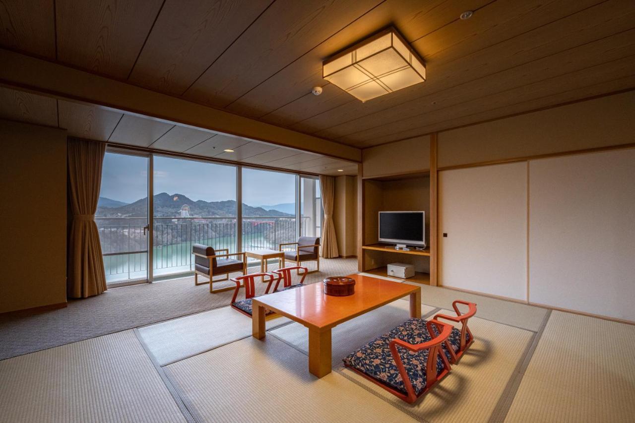 Enakyo Onsen Hotel Yuzuriha Exterior foto